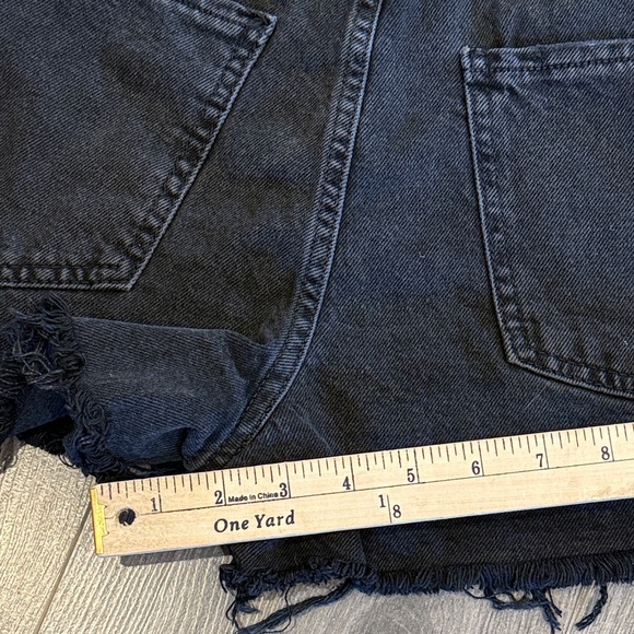 🔥Forever 21 Dark Black Denim Jean Shorts size 29 NWT - Picture 6 of 7